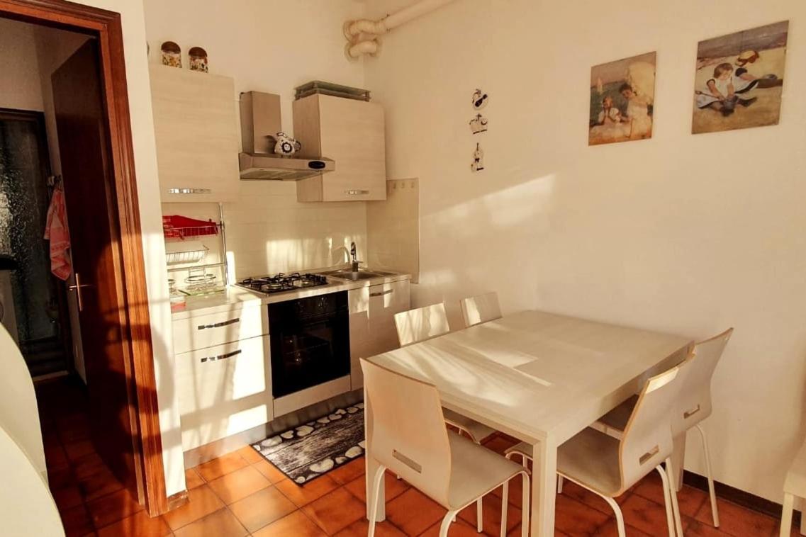 Apartment A Stone's Throw From The Sea With A Garden And Parking *